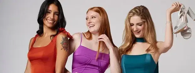 7 Cute Friendsgiving Outfits to Slay This Season