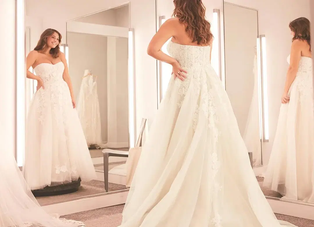 How to Accessorize a Strapless Dress: A Complete Guide
