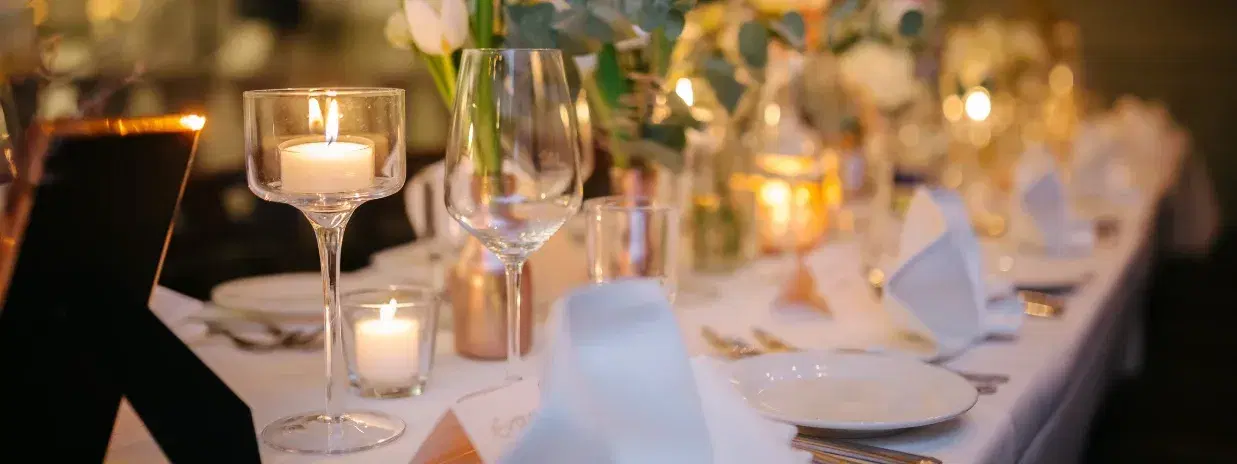 Architectural Elegance: Mixed Metals Transforming Wedding Tablescapes