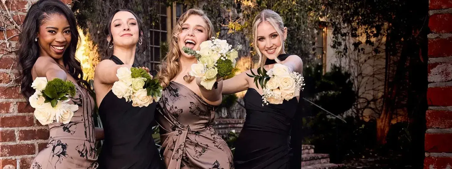 Essential Checklist: What is Cocktail Attire for a Wedding?