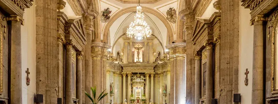 Sculpting Light: Architectural Illumination for Unforgettable Receptions