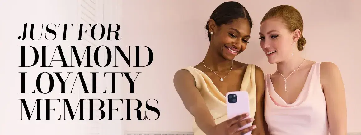 Silver vs Gold: Your Ultimate Prom Jewelry Guide