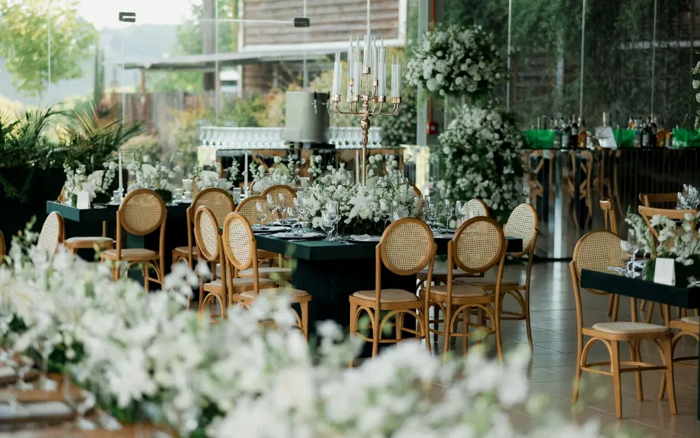 Suspended Botanicals: Transforming Wedding Ceilings into Living Canopies