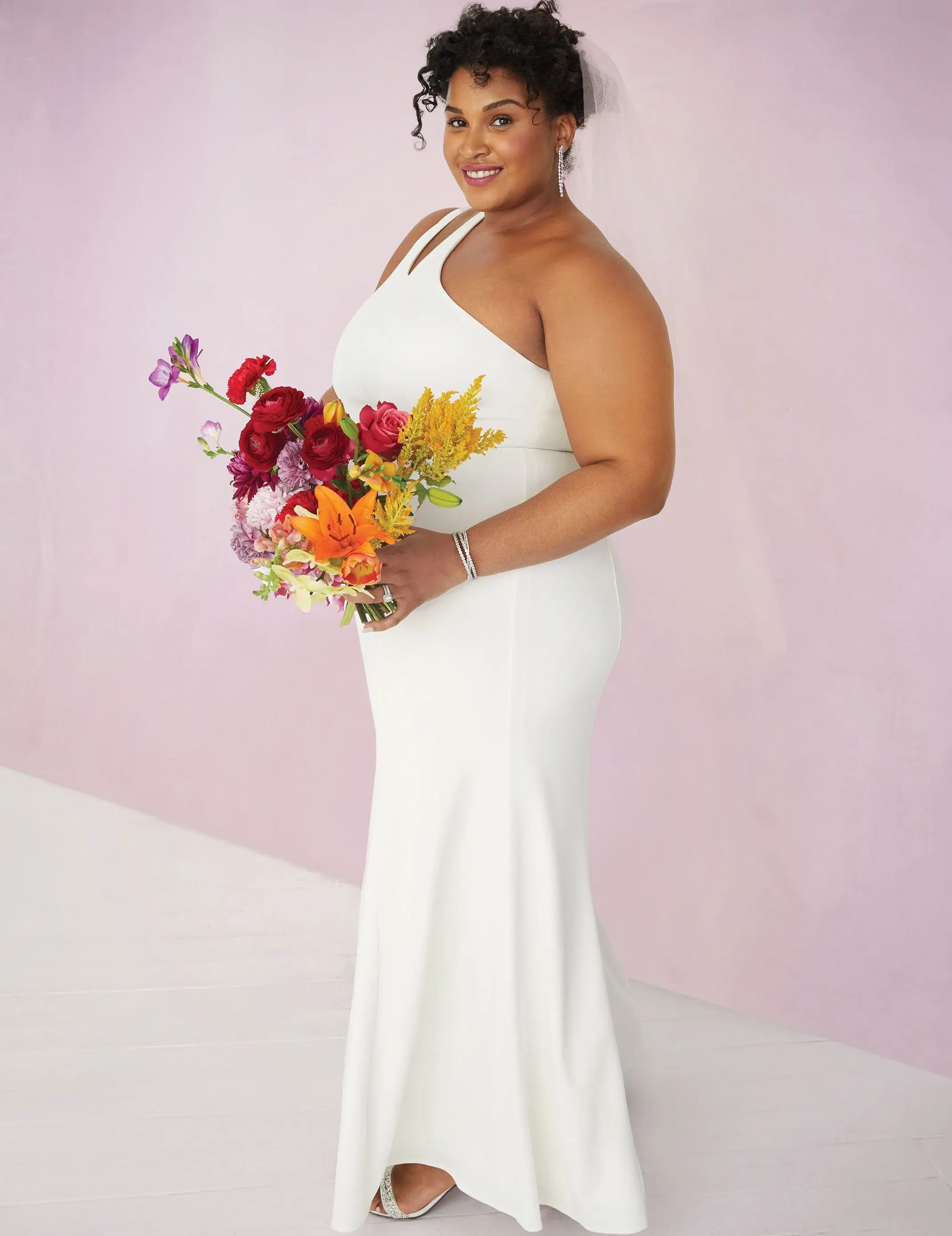 Curves Couture: Elevate Your Wedding Style