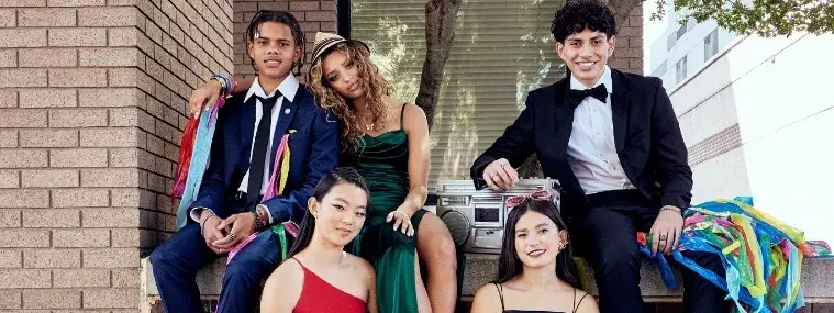 Captivating Short-Sleeved Prom Gowns