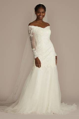 Picture of Lace and Tulle Trumpet Wedding Dress
